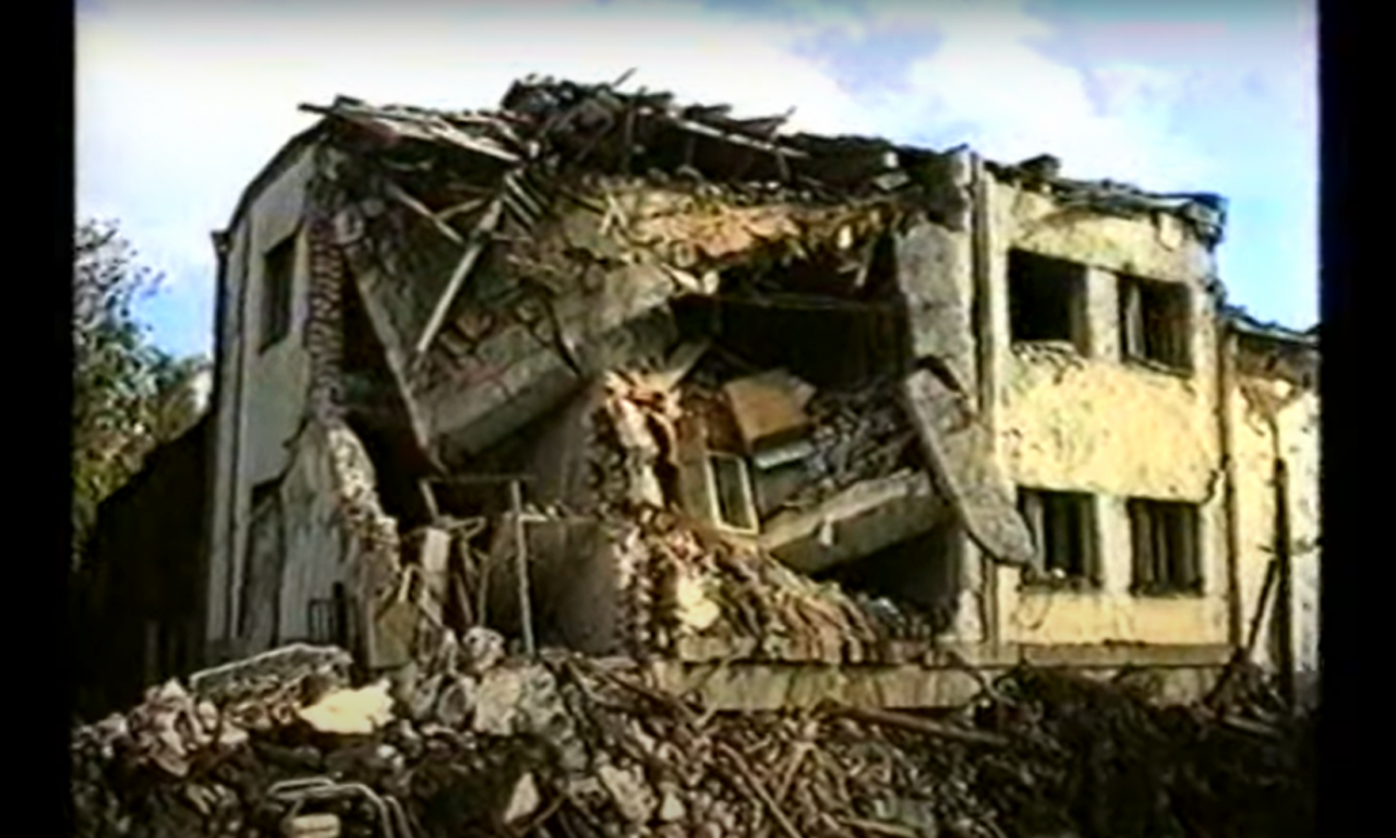 Sećanje na ŽRTVE BOMBARDOVANJA u Nišu: Pre 24 godine POGINULO 16 ljudi, među njima i TRUDNICA