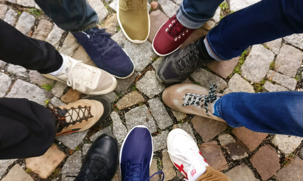 Cipele ili PERAJA: Generacije sve više, a sve su i NOGATIJI