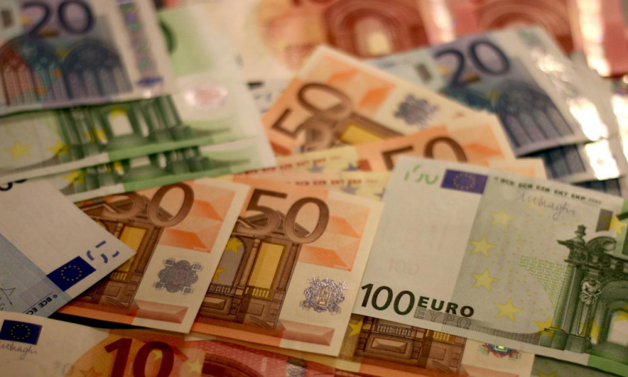 PROVERITE SVE NOVČANICE od 100 i 50 evra koje imate - postoji mogučnost da su FALSIFIKATI