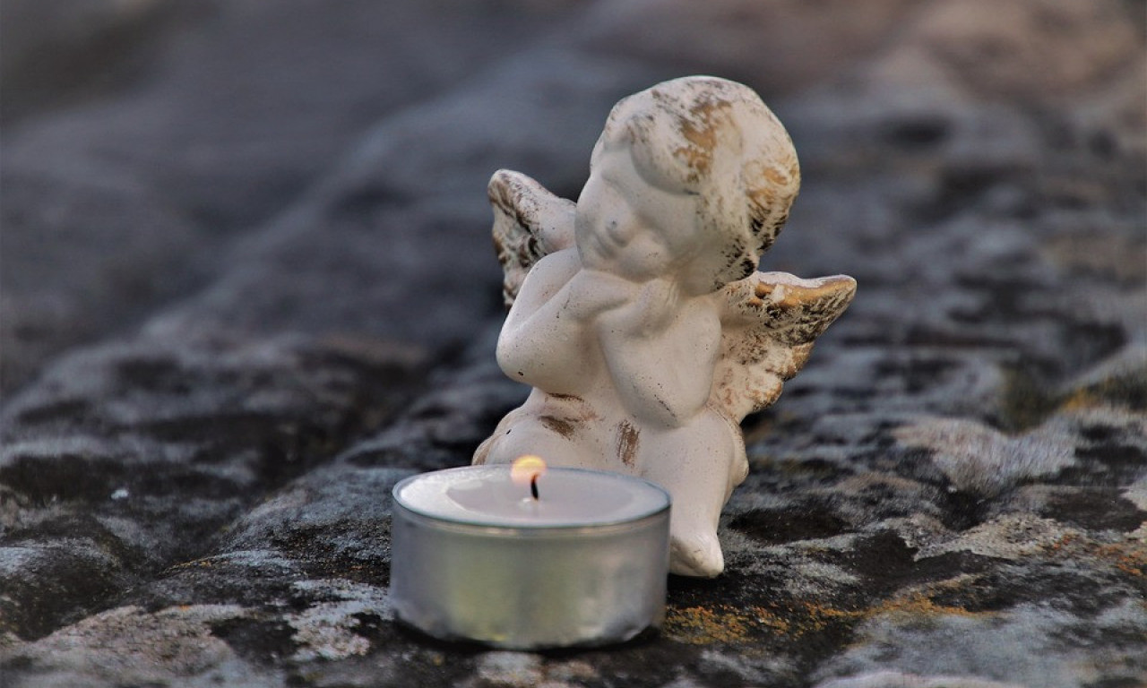 DEVOJČICU (5) KOJA JE POGINULA KOD PEĆI ISPRAĆAJU NA VEČNI POČINAK Porodica skrhana bolom, istraga i dalje u toku