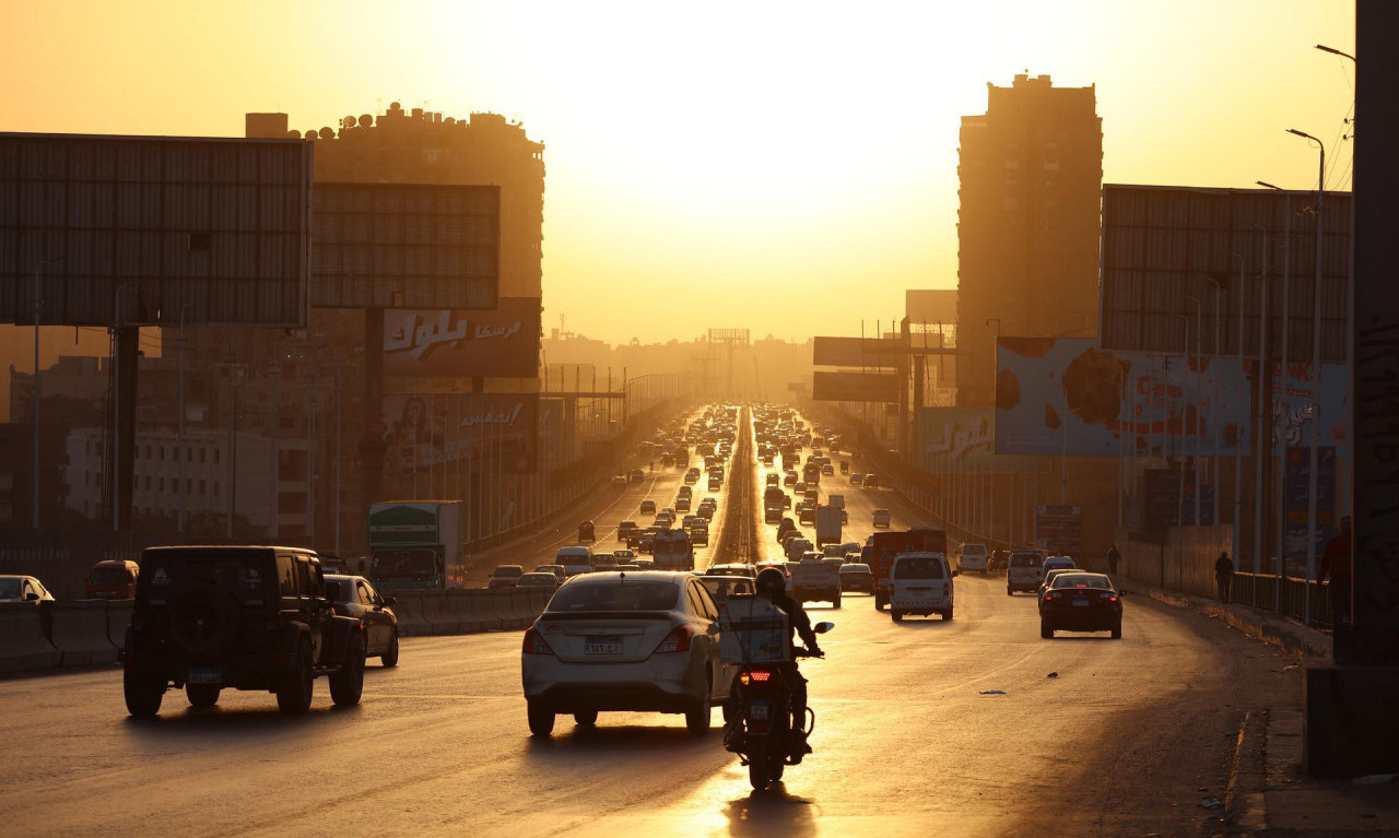 Automobili su ovih dana OPASNO ORUŽJE - vožnja po previsokim temperaturama NIJE BEZBEDNA