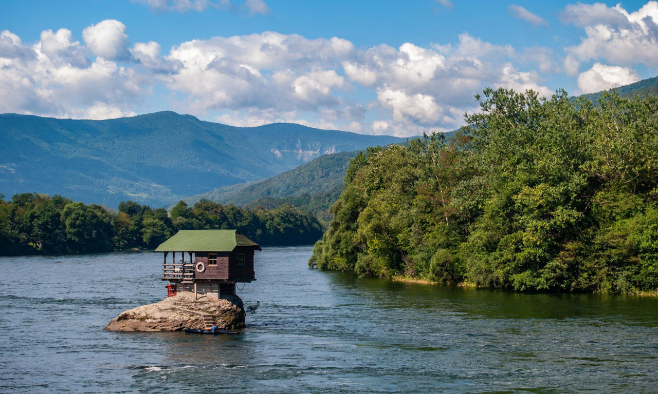 Deco, je l' volite brzu vožnju? Drinska regata 2022 od 20. do 24. jula u Bajinoj Bašti