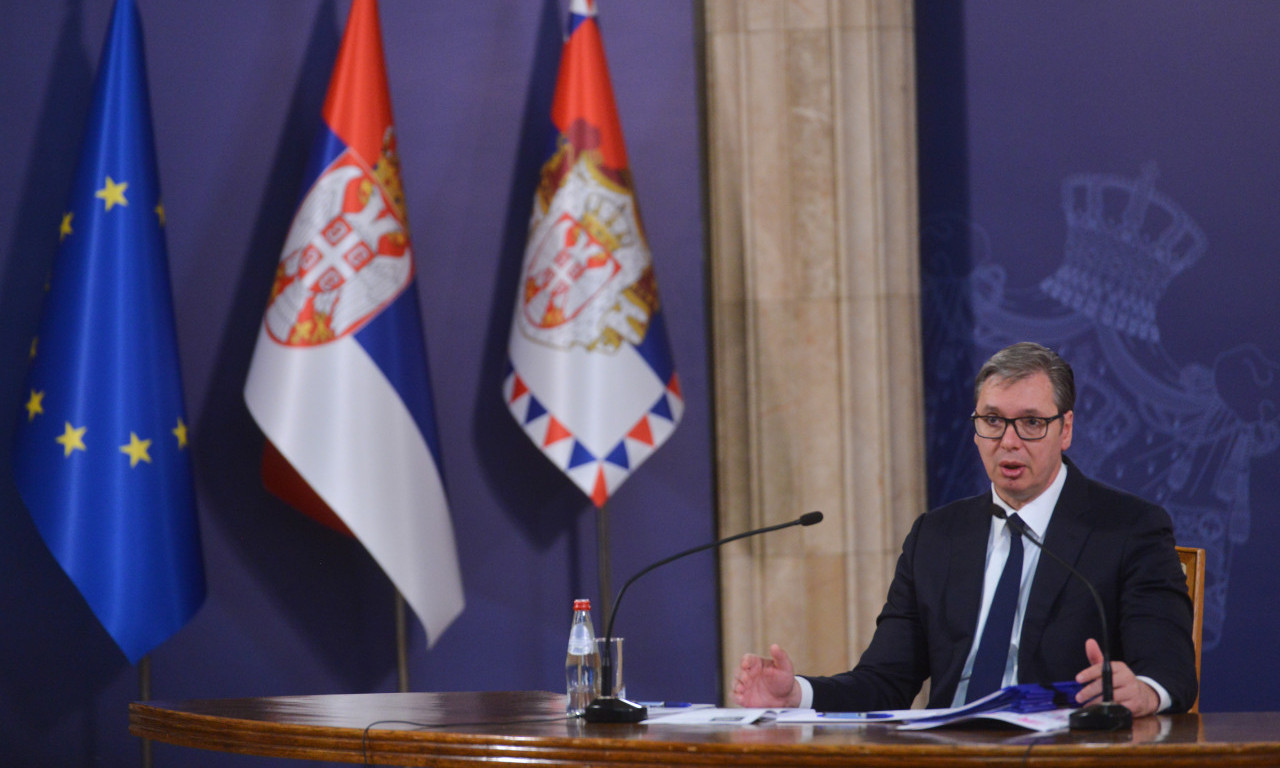 Država krvari, mi smo U VANREDNOM STANJU, poručio Vučić i najavio POVEĆANJE PLATA
