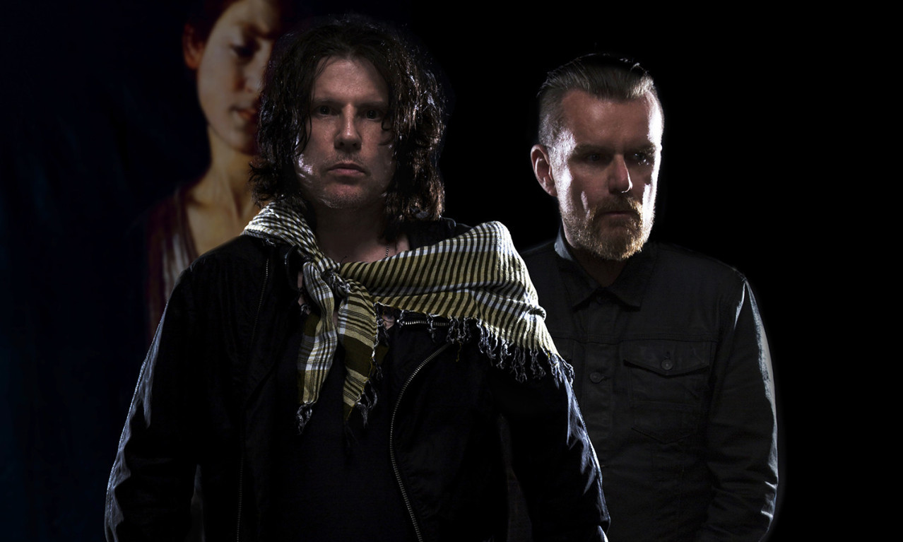 Ijan Estburi (The Cult) skočio sa bine u publiku da spreči tuču