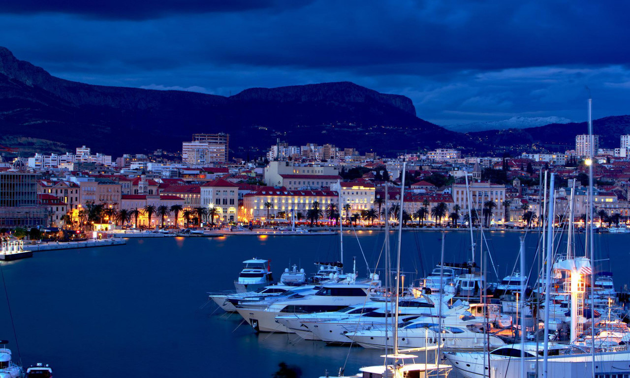 Drama u Splitu počela je u 02.35... Brod sa 40 putnika udario u obalu i potonuo. Kapetan bio pijan?