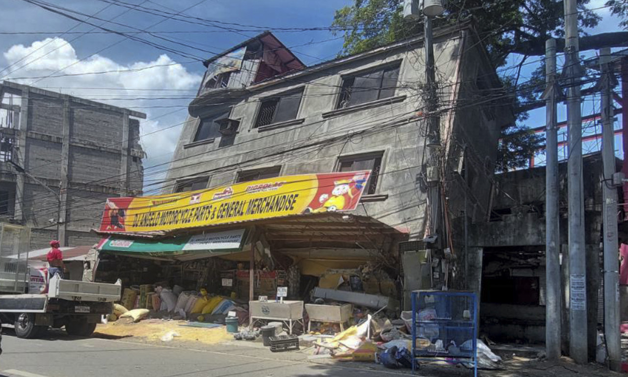 Prvi snimci razornog zemljotresa na Filipinima, srušena bolnica, ima žrtava