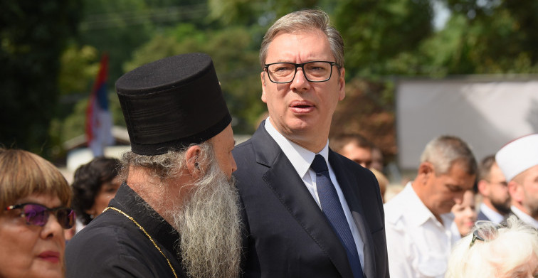 VUČIĆ U HRAMU SVETOG SAVE Prisustvovao pomenu za nastradale u padu nadstrešnice, pogledajte ko je pored njega (VIDEO)