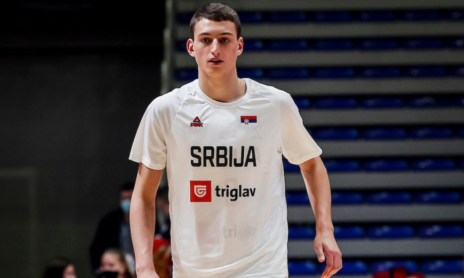 Ako je iko objasnio značaj košarkaške reprezentacije u Srbiji, to je mladi Jović
