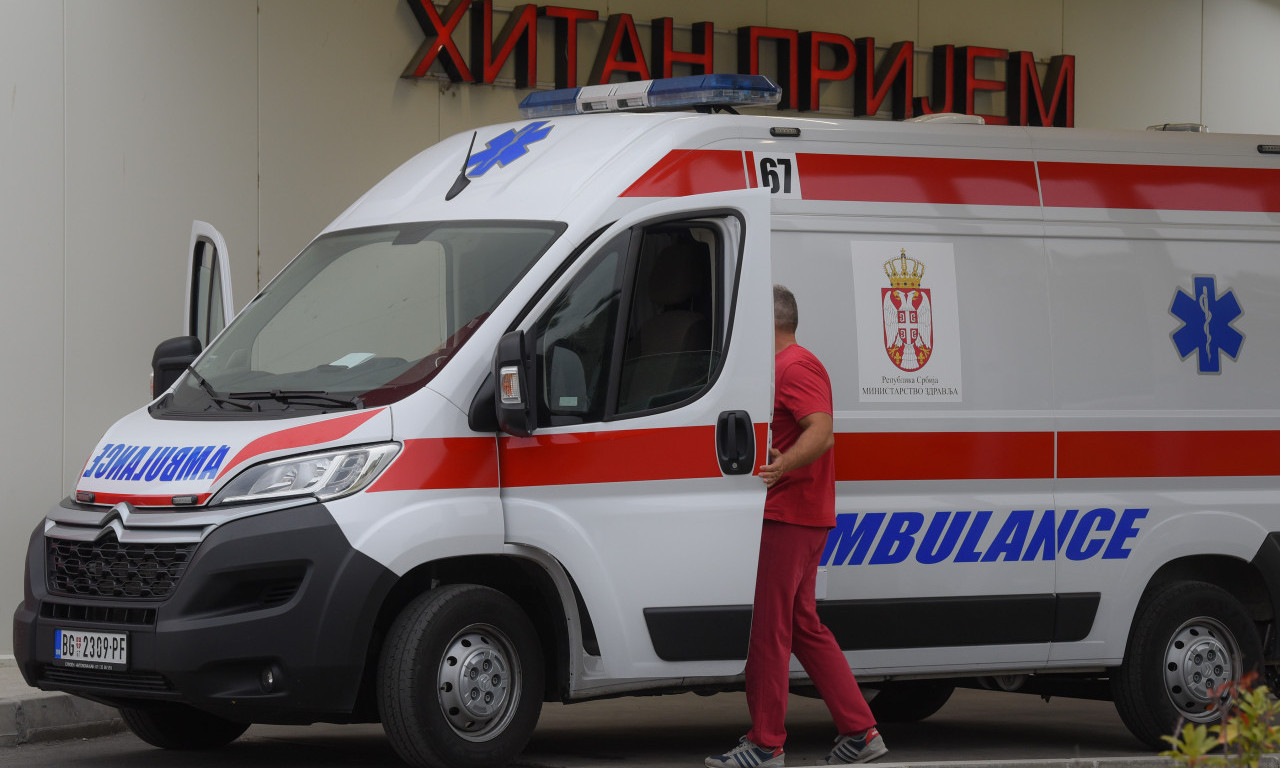 AUTOMOBIL GA ODBACIO 20 METARA! Dečak zadobio teške telesne povrede na Karaburmi