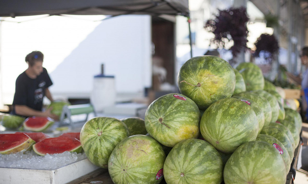 Još među nama ima LJUDI: Prodavac lubenica s Labudovog brda pokazao kako MALO POSTAJE MNOGO