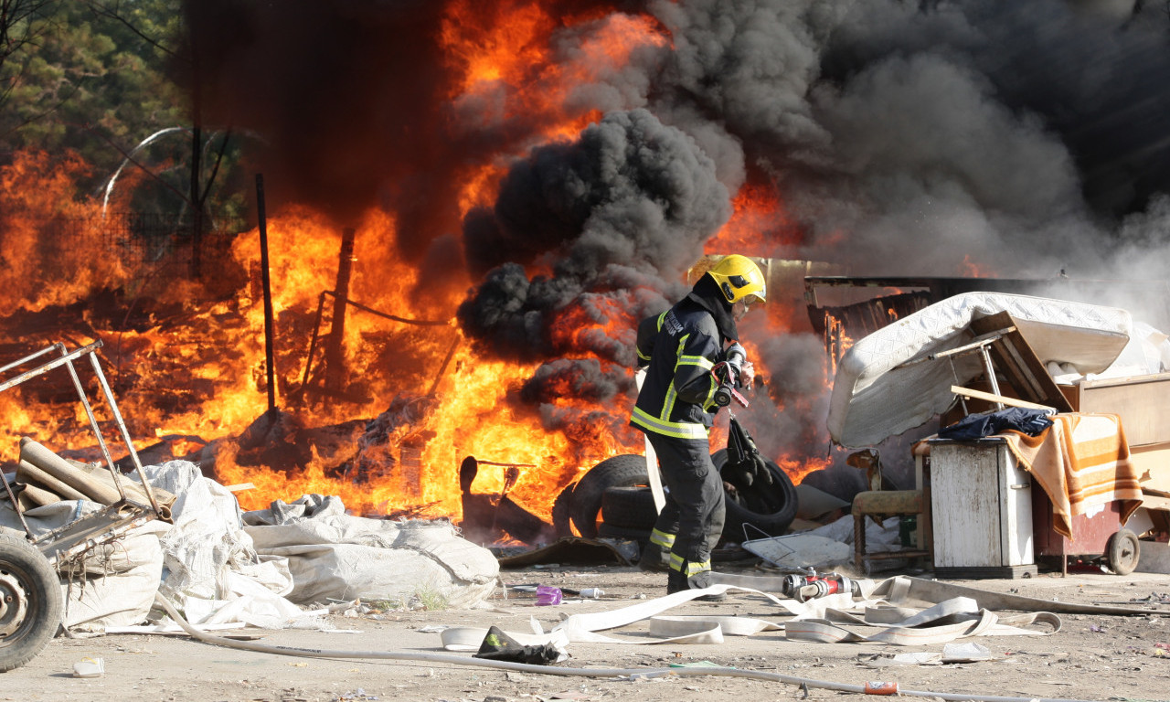 Gori 100 tona HEMIKALIJA u KOMŠILUKU: Veliki požar u FABRICI BOJA i lakova kod Tetova