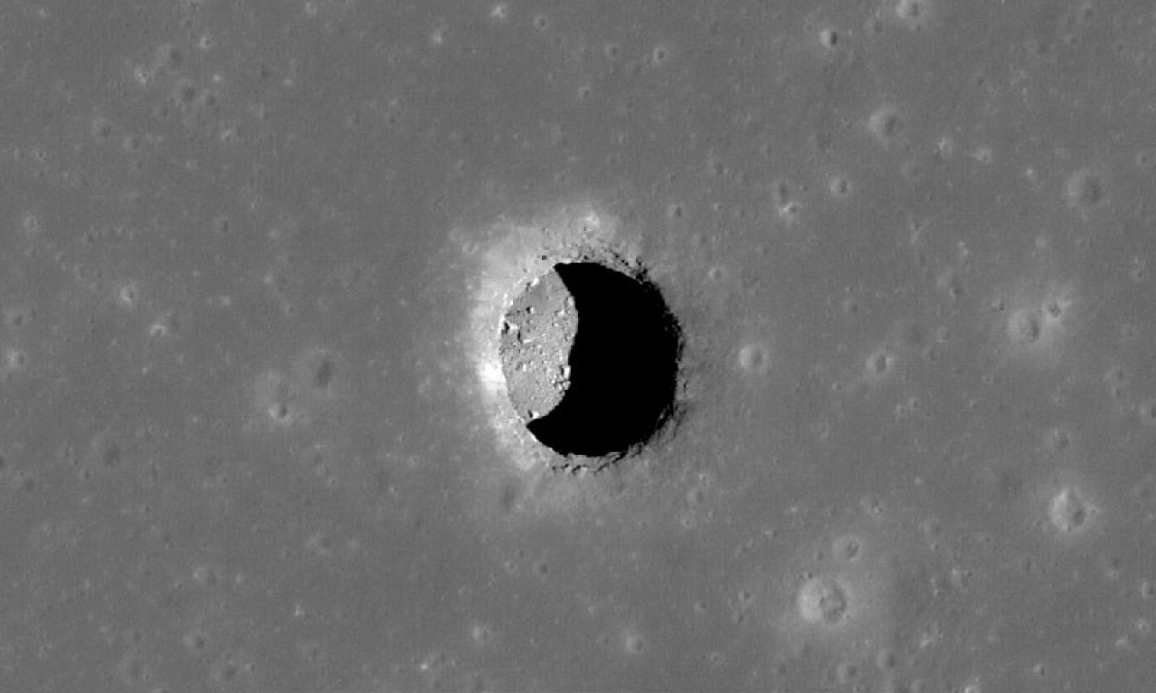 NASA saopštila: U ovoj jami na Mesecu SOBNA TEMPERATURA od 17 stepeni Celzijusa