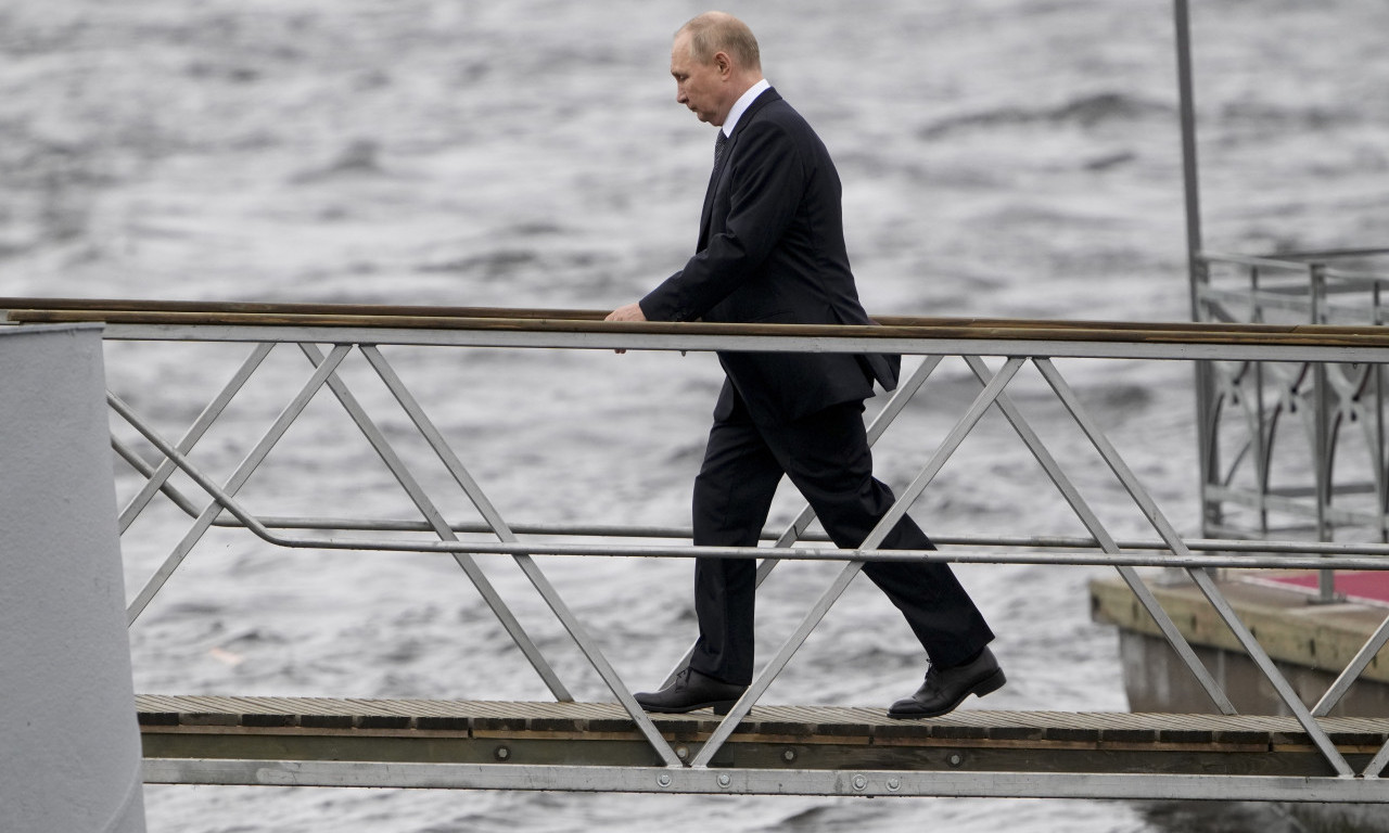STANJE UZBUNE! Dronovi napali grad u kom je odstastao Vladimir Putin!