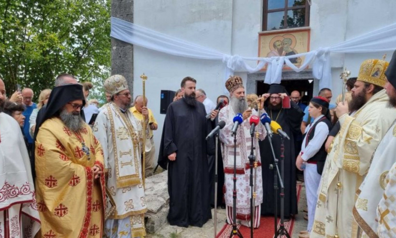 Patrijarh osveštao crkvu u Teslinom rodnom selu: Ovo je mesto molitve, mira i sabranja