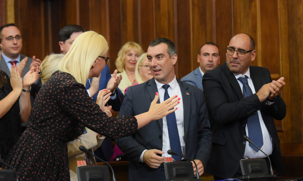 Posle 12 sati rasprave, Vladimir Orlić izabran za predsednika Skupštine Srbije