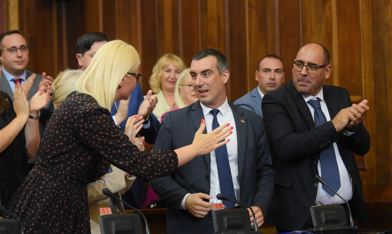 Posle 12 sati rasprave, Vladimir Orlić izabran za predsednika Skupštine Srbije