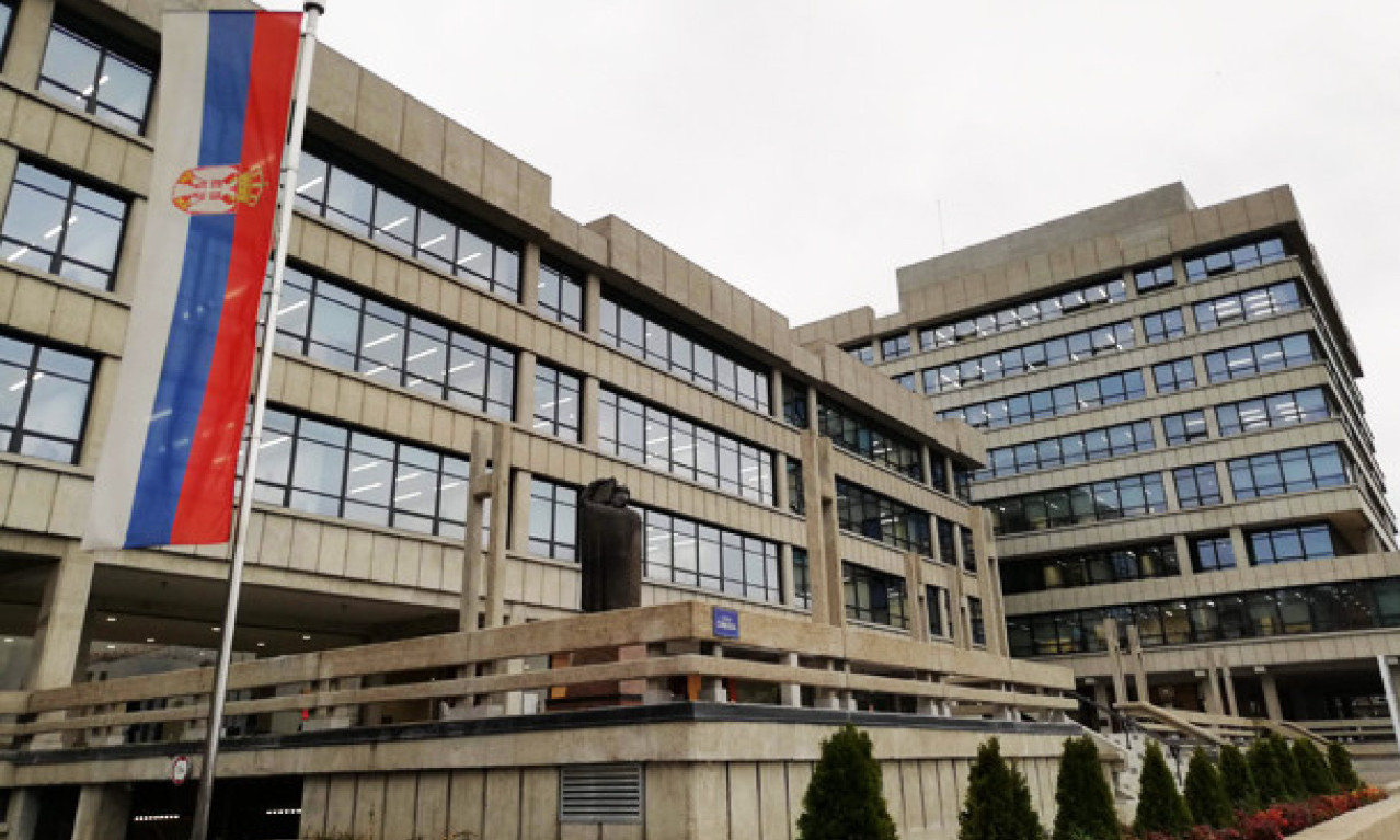 OGLASILO SE VJT U BEOGRADU: Uhapšen bivši zamenik načelnika UKP zbog krivičnih dela u restoranu na Senjaku