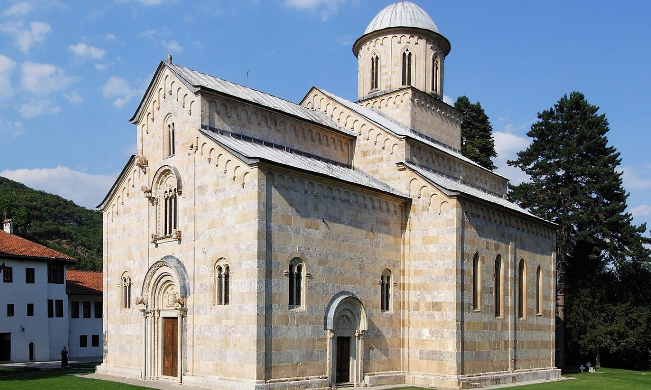 Ambasadori zemalja Kvinte: Priština da vrati 24 hektara zemlje manastiru Visoki Dečani