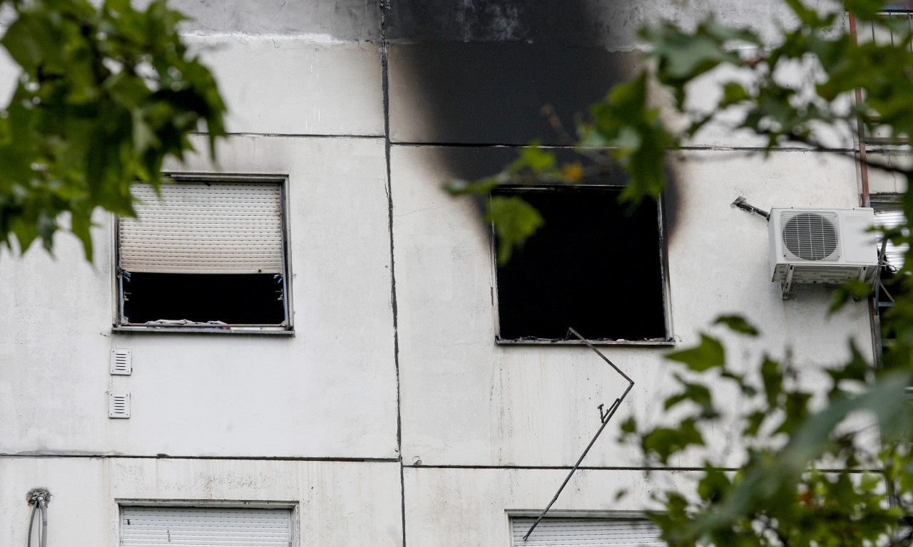 Goreo stan u potkrovlju zgrade na Novom Beogradu, stradala starica
