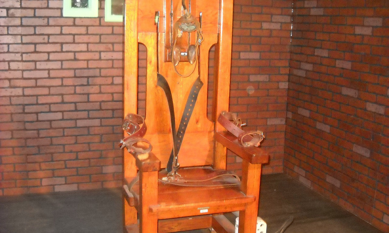Zubar je KRIV ZA SVE: Električna stolica koristi se od 1890, a danas je LEGALNA U 7 AMERIČKIH DRŽAVA
