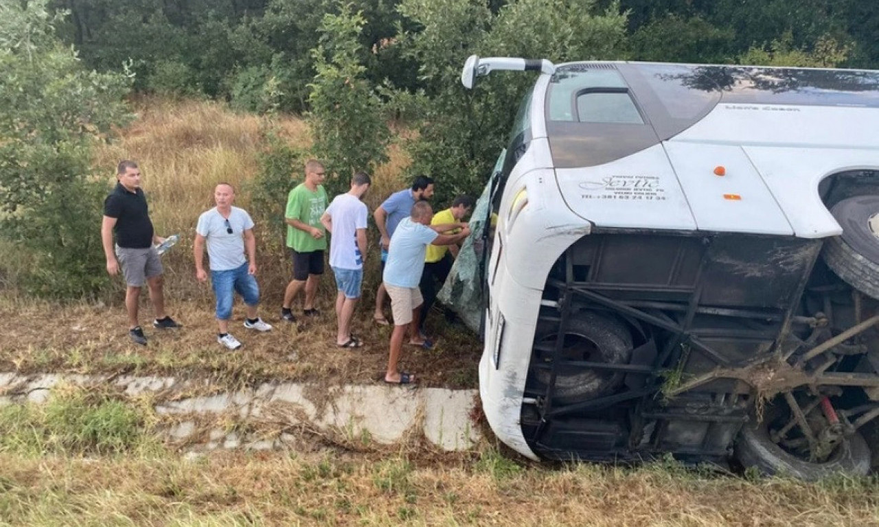 Autobus PUN SRPSKE DECE prevrnuo se u Bugarskoj, IMA POVREĐENIH