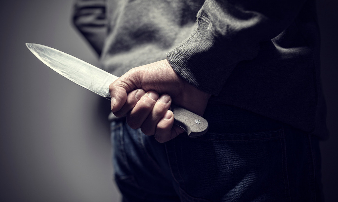 Muškarac izvršio SAMOUBISTVO U AUTOBUSU u Zaječaru - ubadao se nožem i isekao vene