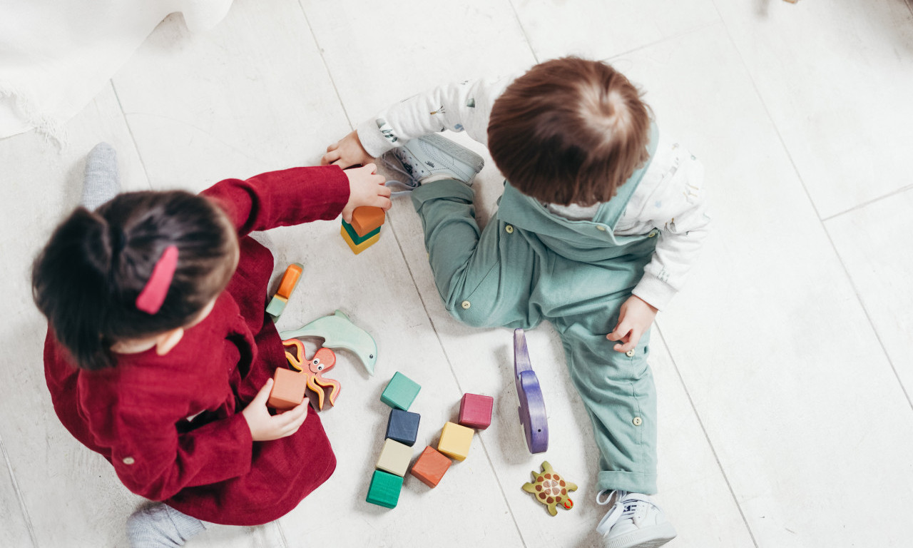 RODITELJI, OVU IGRAČKU NE STAVLJAJTE U PAKETIĆ! Hitno je povučena sa tržišta zbog opasne supstance (FOTO)