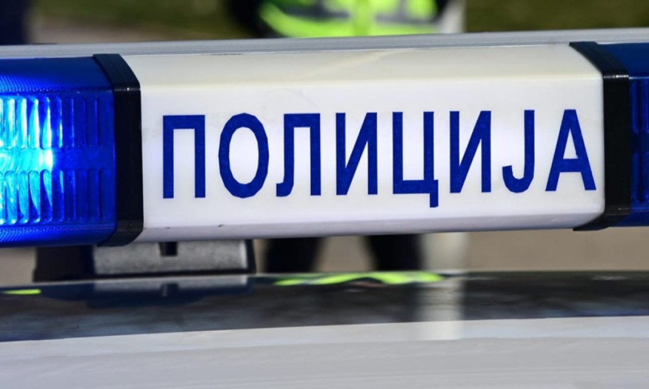 POGLEDAJTE DRAMATIČNU POTERU U LAZAREVCU Policijska patrola pod rotacijom juri crveni automobil (VIDEO)