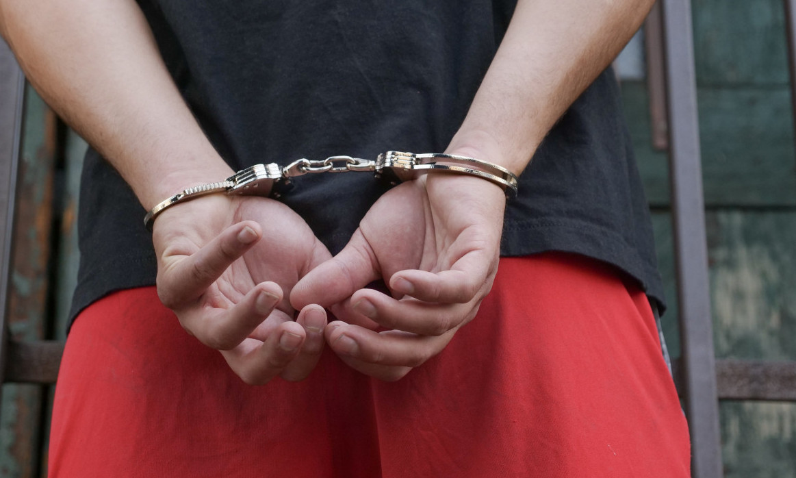 MIROSLAV DRŽAO ARSENAL ORUŽJA U PODZEMNOM BUNKERU U ZEMUNU, A OVAKO SE BRANIO Tužilaštvo pokrenulo istragu