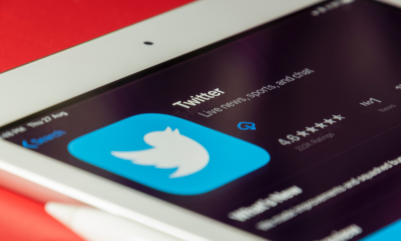 Kompanija Twitter zvanično saopštila da je GREŠKOM SUSPENDOVALA naloge  iz Srbije, VRAĆEN NALOG I GUJONU