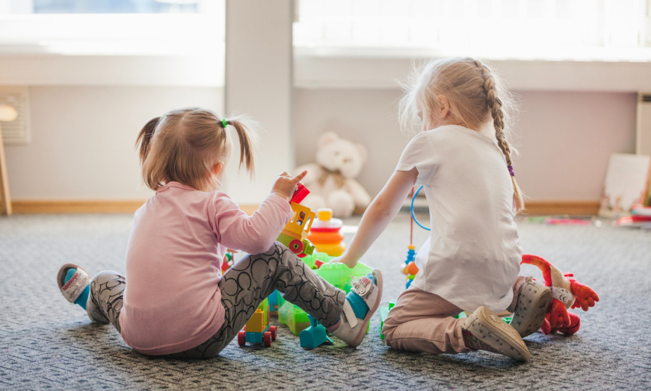 PLIŠANA IGRAČKA SE POVLAČI SA TRŽIŠTA! Deca je obožavaju, a nosi rizik od gušenja  (FOTO)