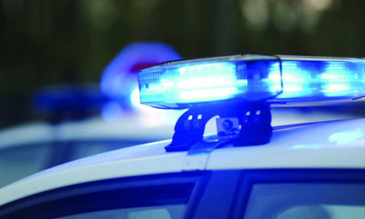 MUŠKARAC UBIO ŽENU SEKIROM Tragedija u dvorištu porodične kuće u Stanarima