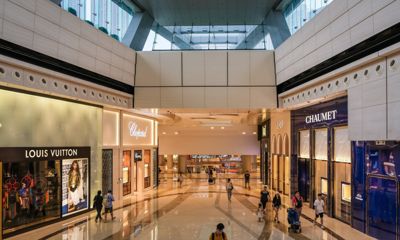 HITNO EVAKUISAN TRŽNI CENTAR "BIG FASHION" Dojava o bombi u Podgorici!