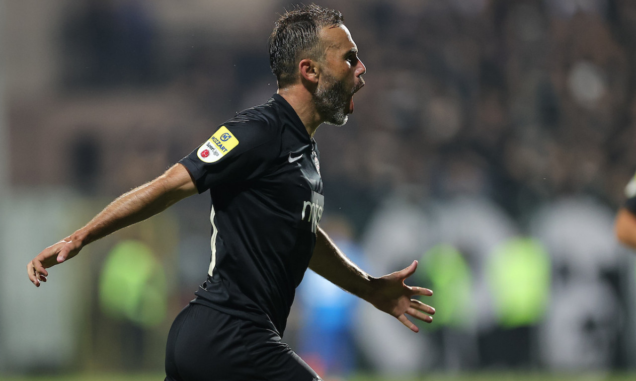 PARTIZAN ubedljiv na startu PRIPREMA: Crno-beli se mučili, pa PETARDIRALI Slovence u drugom POLUVREMENU