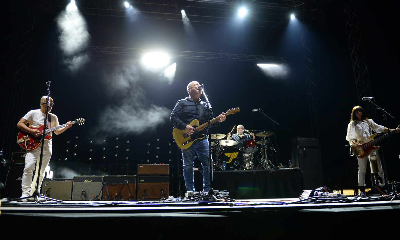 Pixes se posle 33 godine vratili u Beograd i održali sjajan koncert na kišnom Tašu