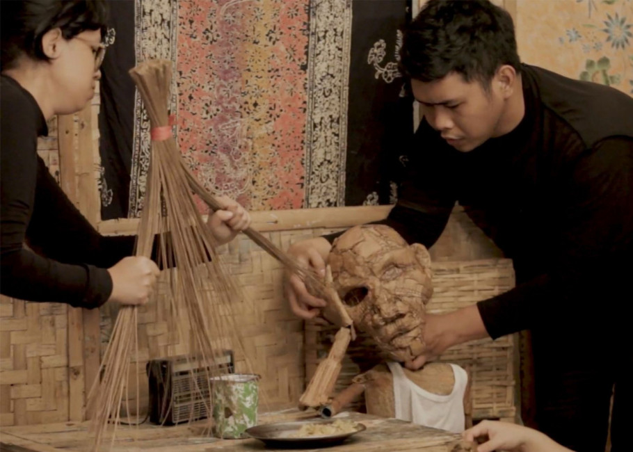 "Priča o metli", Bon Puppet (Indonezija)