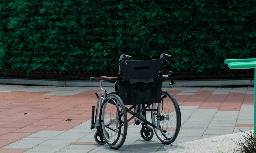 Penzioner došao na ODMOR U ŠIBENIK, ukrali mu - INVALIDSKA KOLICA