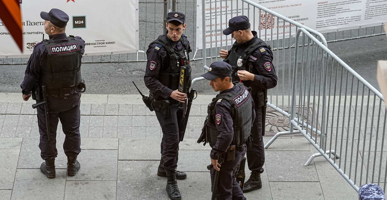 SPREČEN TERORISTIČKI NAPAD Meta bio ruski policajac, ima mrtvih!