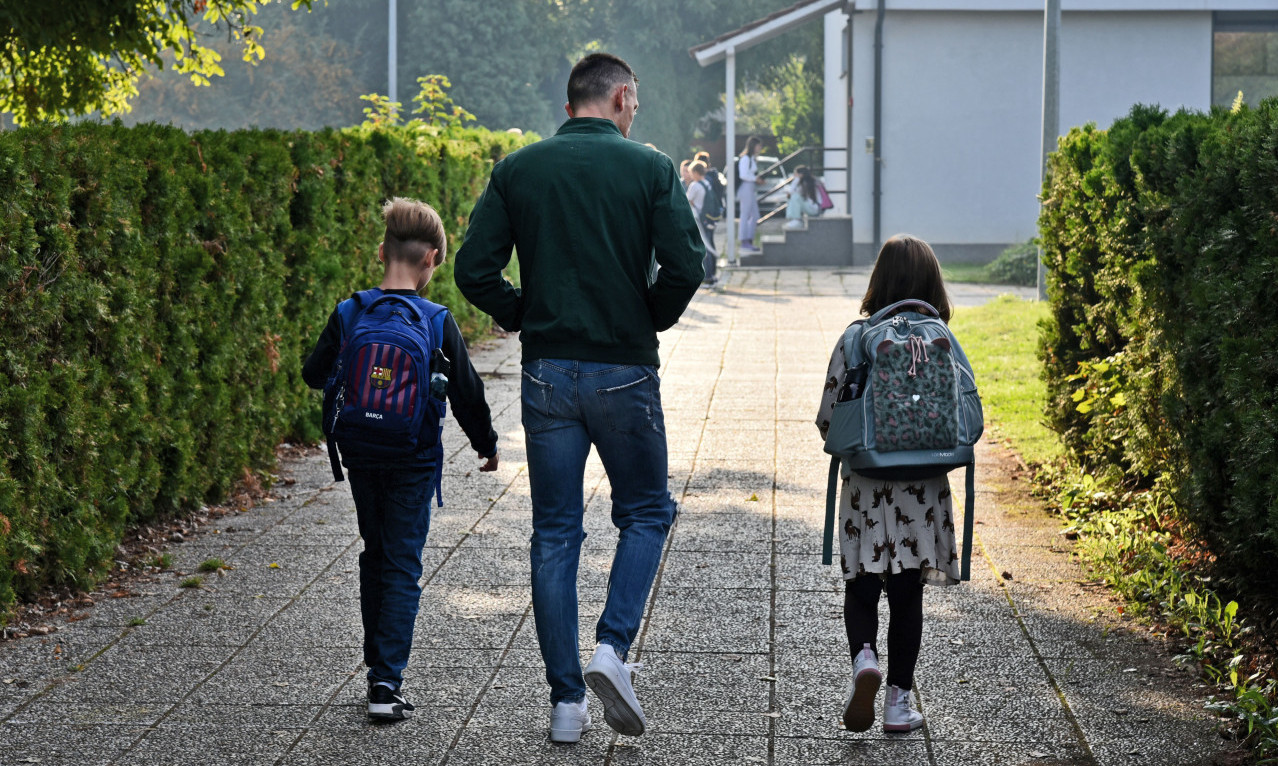 Gde su GREŠILI naši RODITELJI? Sve što nas BOLI ima KORENE u tome kako su nas oni VOLELI u prvih 18 meseci života