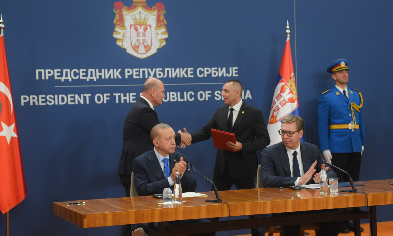 Državljani Srbije će moći U TURSKU SA LIČNIM KARTAMA - potpisano sedam sporazuma, među njima i protokol o UKIDANJU VIZA