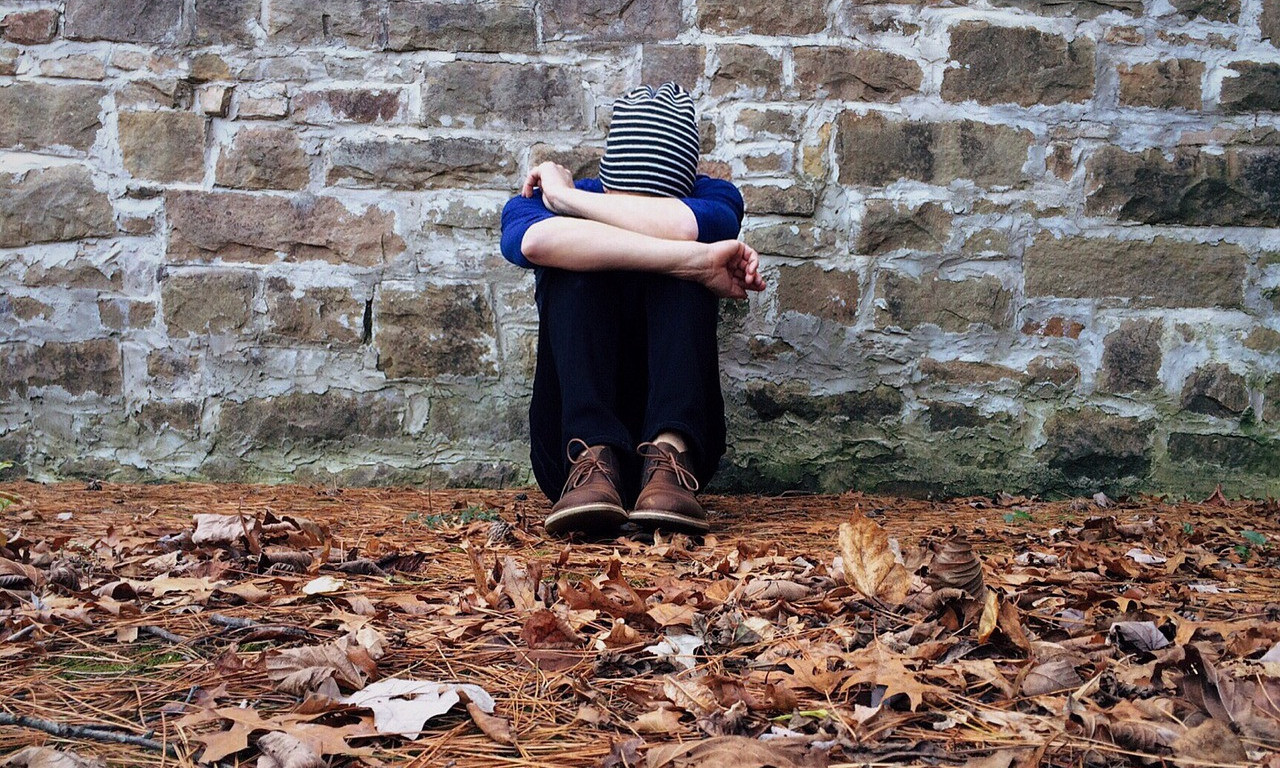 5 emotivnih RANA IZ DETINJSTVA koje nas bole i kada odrastemo