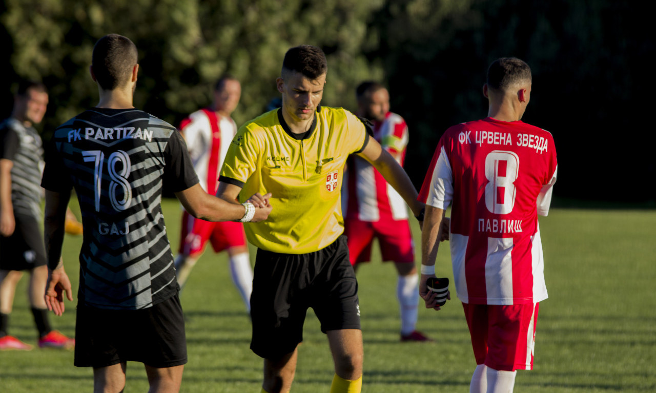 Spektakularan fudbal na DERBIJU: Crvena zvezda rutinski savladala Partizan (2:0)