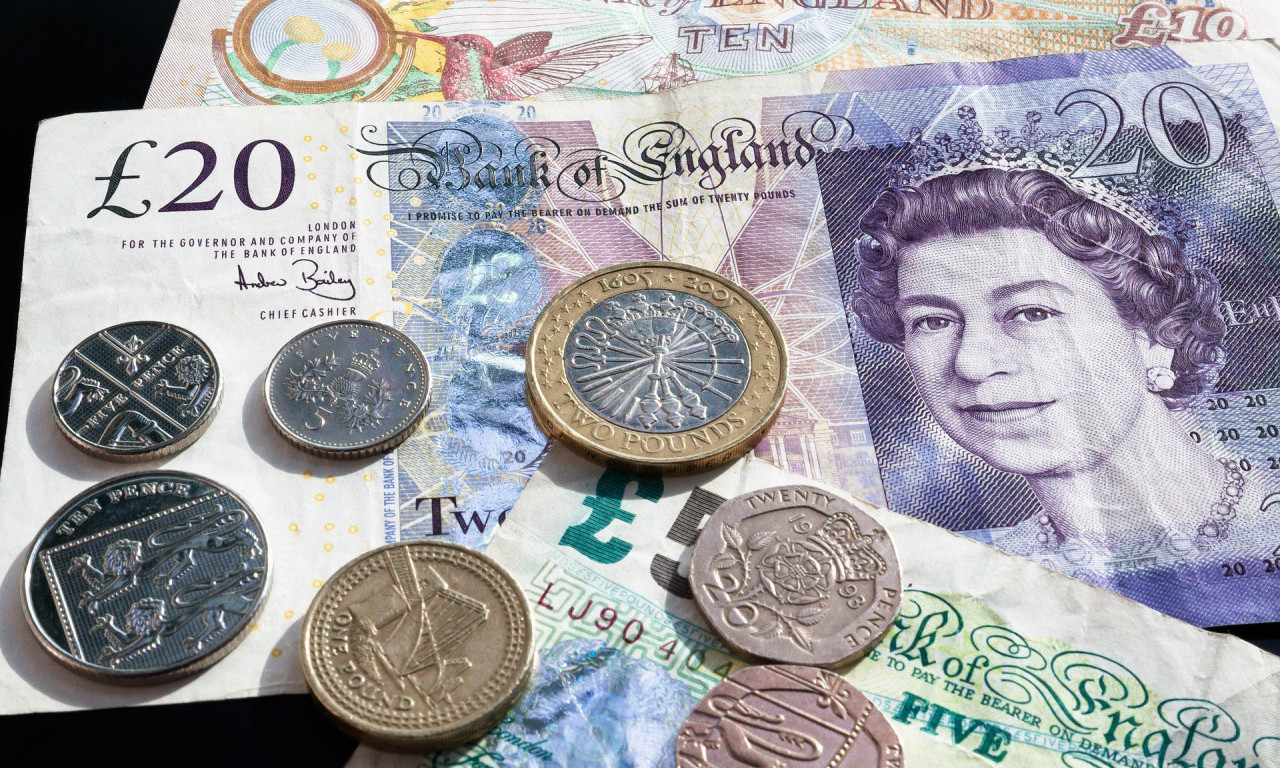 Menjaju se novčanice s likom Elizabete II: Njihova vrednost 80 milijardi funti