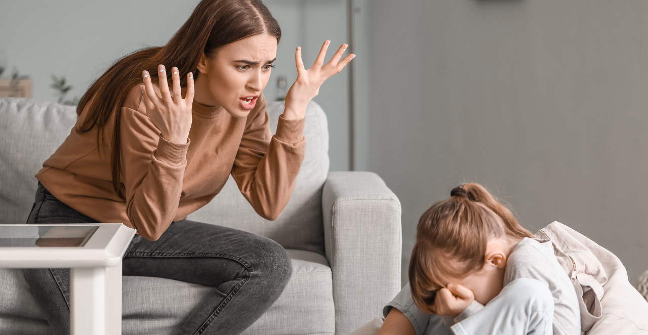 Protekle nedelje čak 13% roditelja DIGLO JE RUKU na dete: Nove izmene Porodičnog zakona to ZABRANJUJU