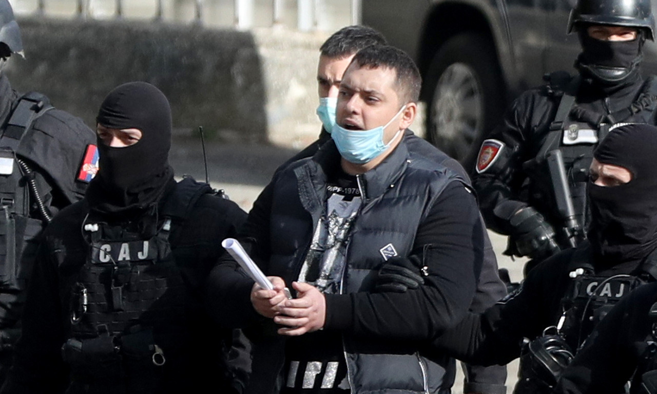PRONAĐENI TRAGOVI TRI MUŠKARCA U KLANICI Prikazane fotografije skrivene prostorije u kojoj su Belivuk i ekipa ubijali