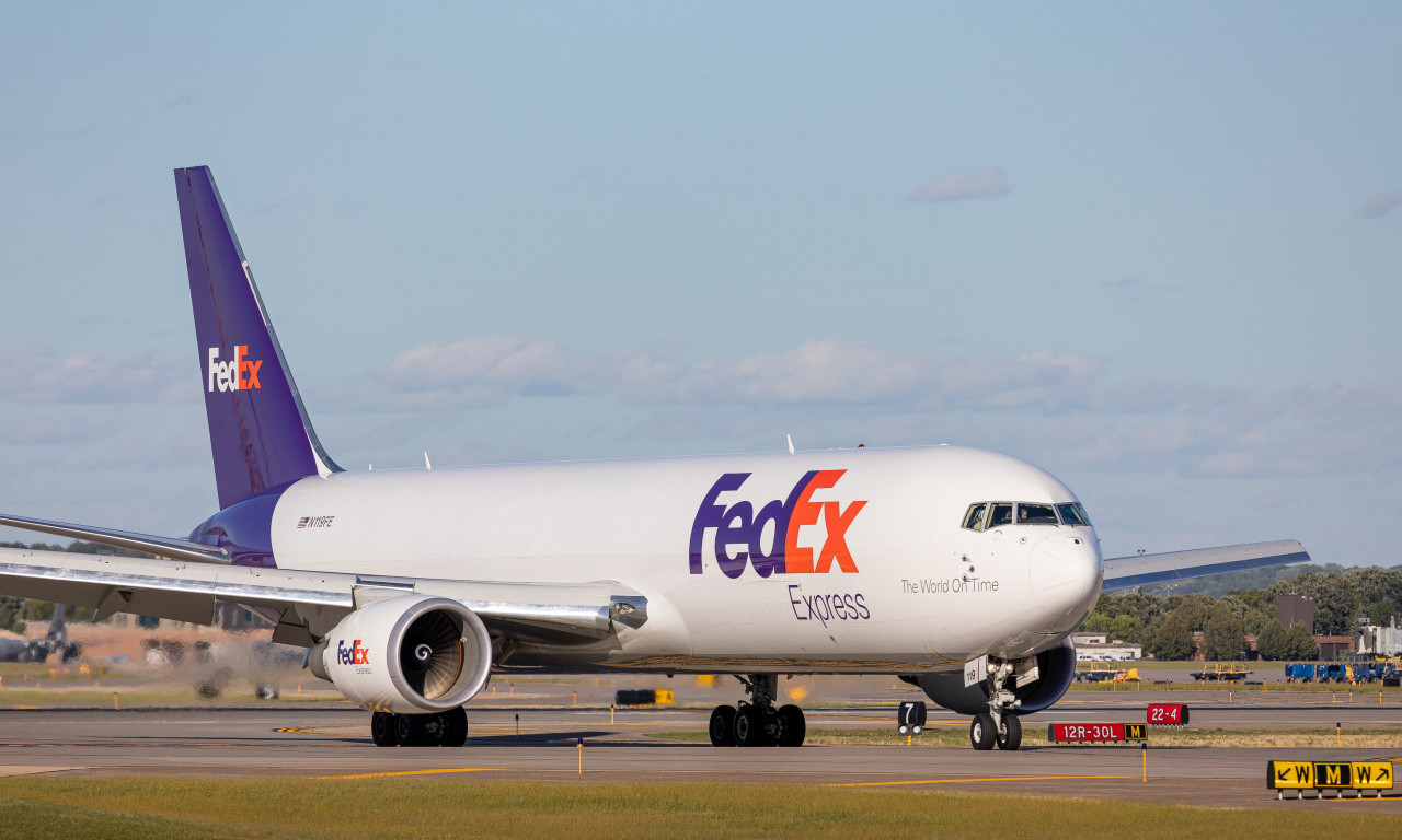 Akcije kompanije FedEx pale za 21% u JEDNOM DANU - šta se dogodilo?