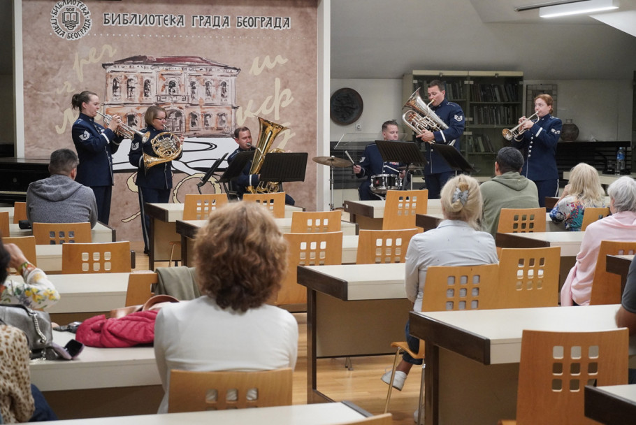 Orkestar američkih vazduhoplovnih snaga u Biblioteci grada Beograda