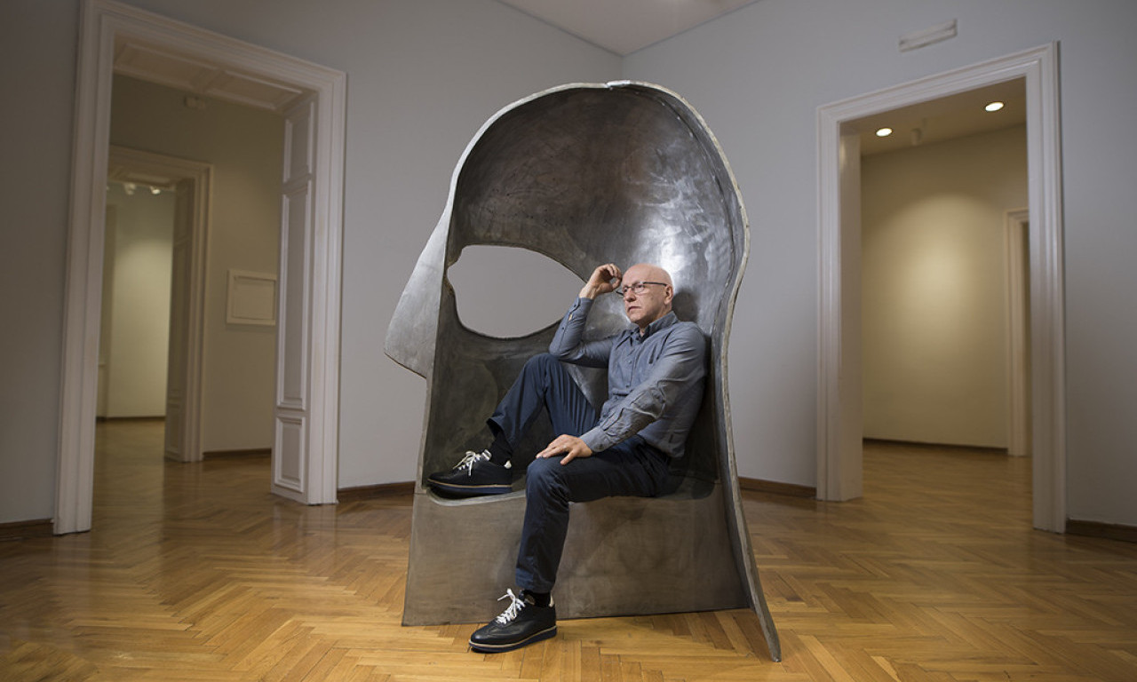 Izložba “Od selfija do introspekcije” Zorana Kuzmanovića u galeriji KvArt BW