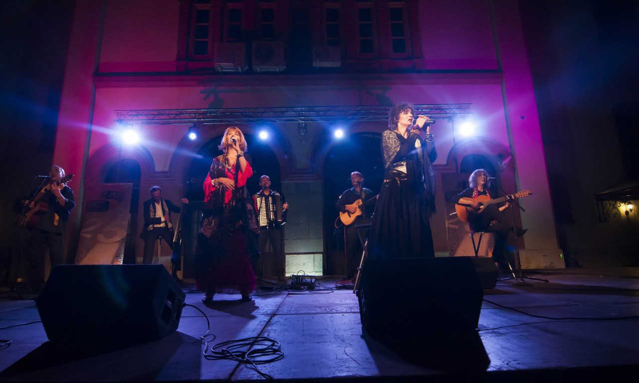 Ako volite ROMSKU MUZIKU: Ođila večeras u Kapetan-Mišinom zdanju