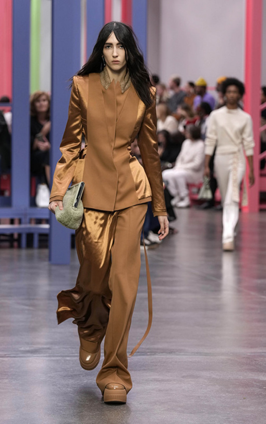 "Fendi" predstavio kolekciju proleće-leto 2023 na Milanskoj nedelji mode